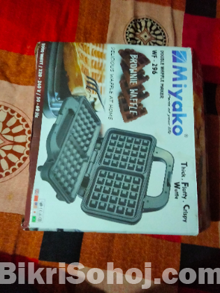 Waffle maker